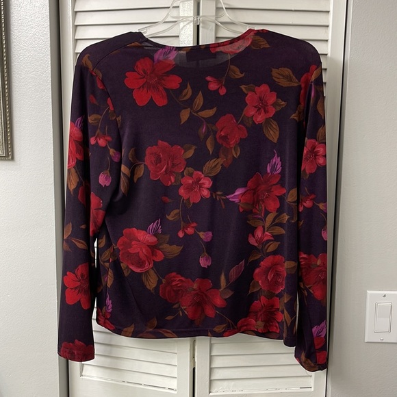 Tops - Women’s Blouse (Size XL)
